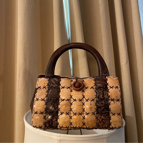 Vintage Handbags - Vintage Tan and Brown Handbag
